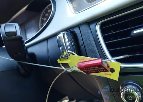 2015 Audi A4 2.0T Premium z USA, uszkodzony, nr VIN WAUBFAFL4FN044817